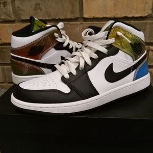 Air Jordan 1 Mid SE "Heat Reactive" White/Black DM7802-100